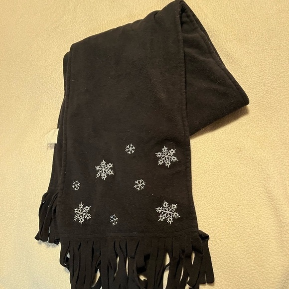 Fleece Scarf - Picture 2 of 2